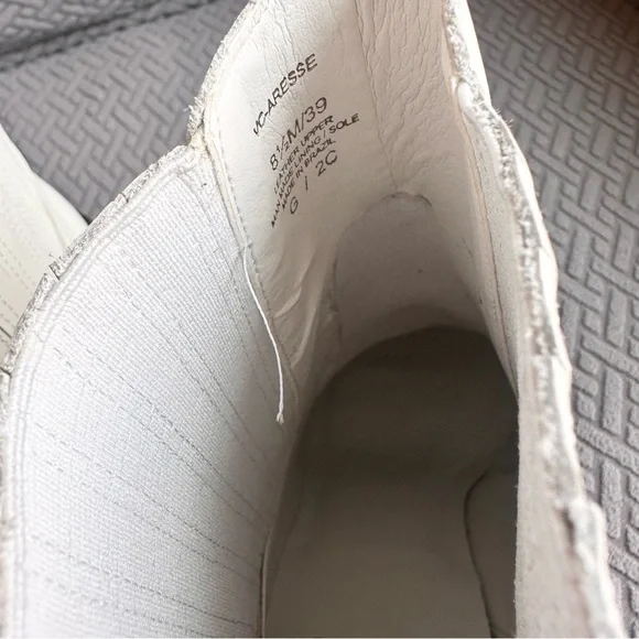 Vince Camuto White Western Ankle Boots with Black Heel - Picture 10 of 11